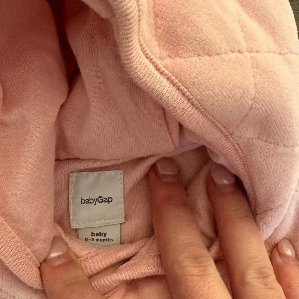 BABY GAP GIRL SNOWSUIT SIZE 0-3 MOS